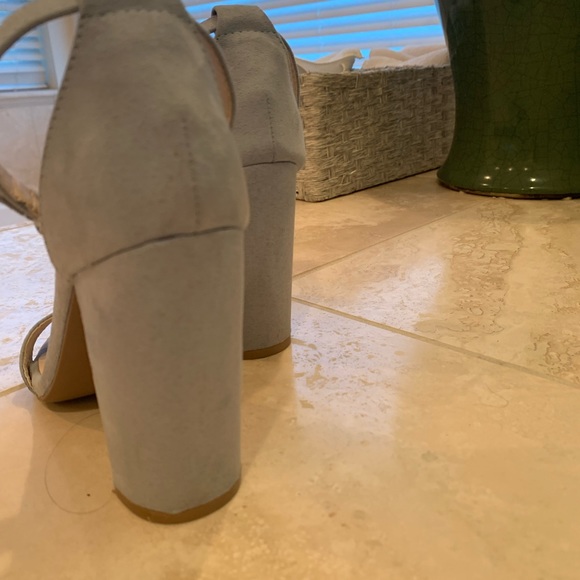 Quipid block heel ankle strap pump sandals light blue - Picture 4 of 8